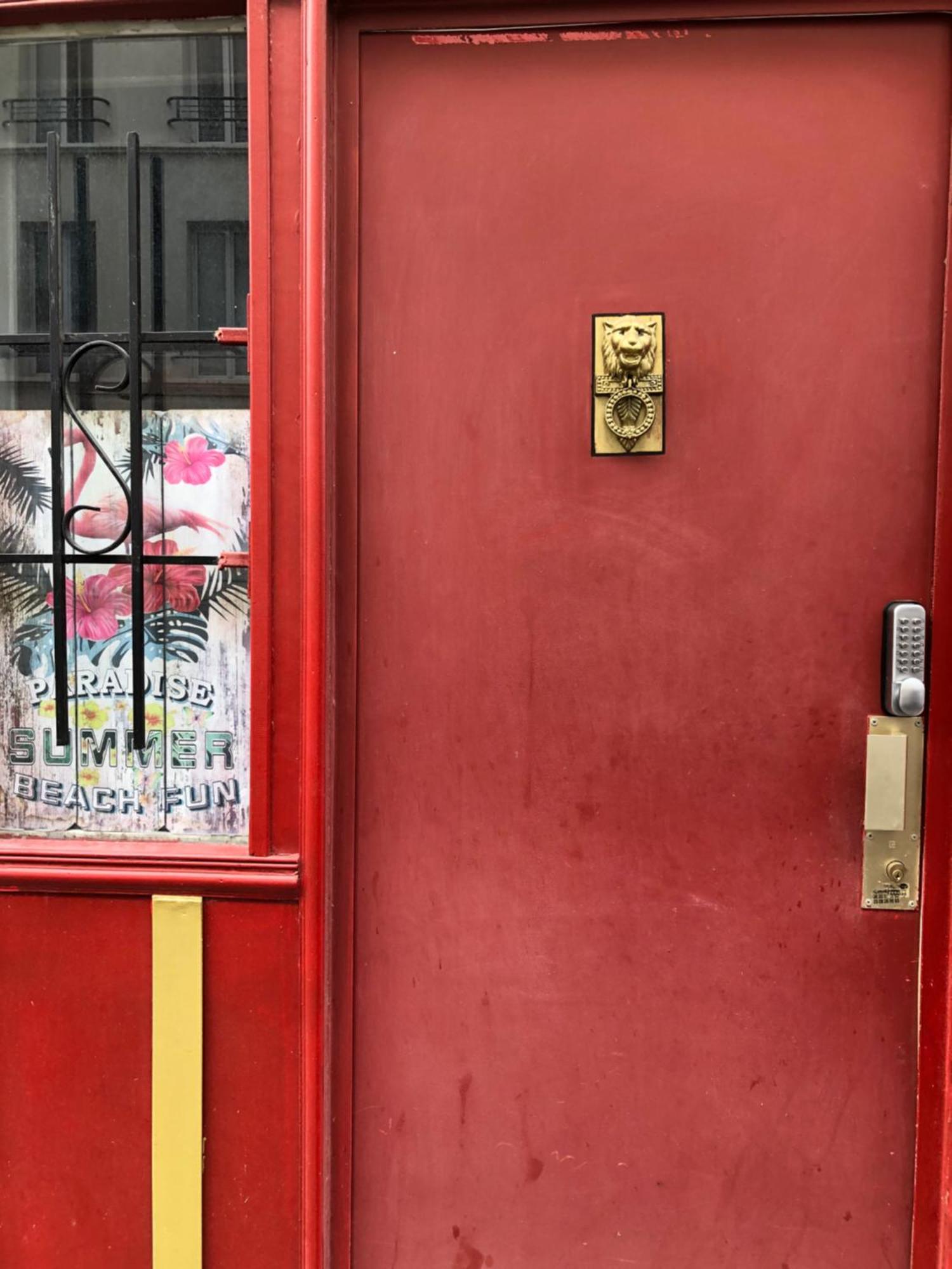 Guesthouse Familial Pour 2,3,4 Personnes De 44M2- Accessible Handic -Rez De Chaussee-Vues Sur Rue Et Patio Prive - Sejour, Chambre Separee-Cuisine,Salle De Bain,Lit Double Et Canape-Lit 2Pers-Entree De La Rue Berzelius-5 Minutes Du Metro Brochant-Lig 巴黎 外观 照片