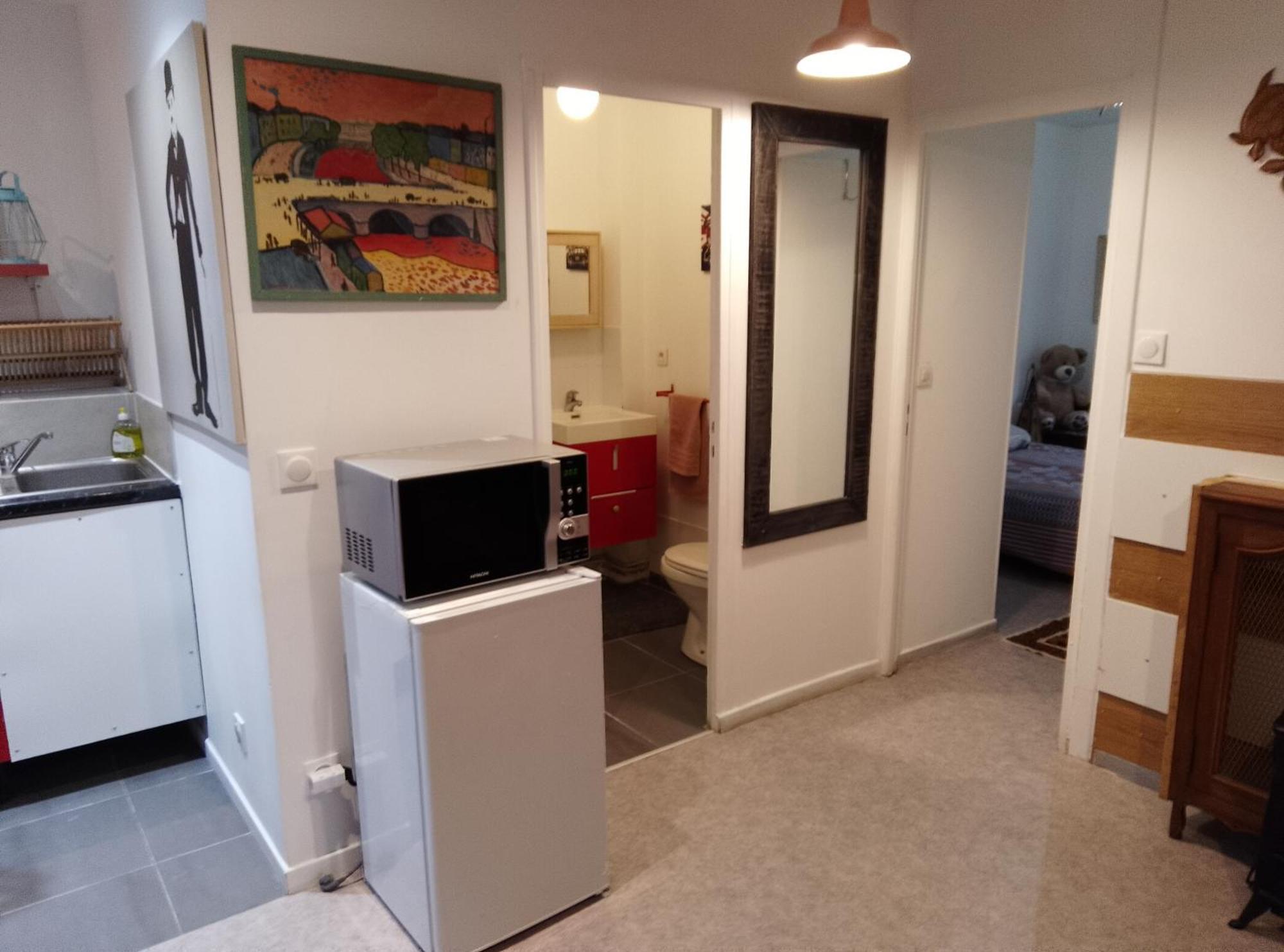 Guesthouse Familial Pour 2,3,4 Personnes De 44M2- Accessible Handic -Rez De Chaussee-Vues Sur Rue Et Patio Prive - Sejour, Chambre Separee-Cuisine,Salle De Bain,Lit Double Et Canape-Lit 2Pers-Entree De La Rue Berzelius-5 Minutes Du Metro Brochant-Lig 巴黎 外观 照片