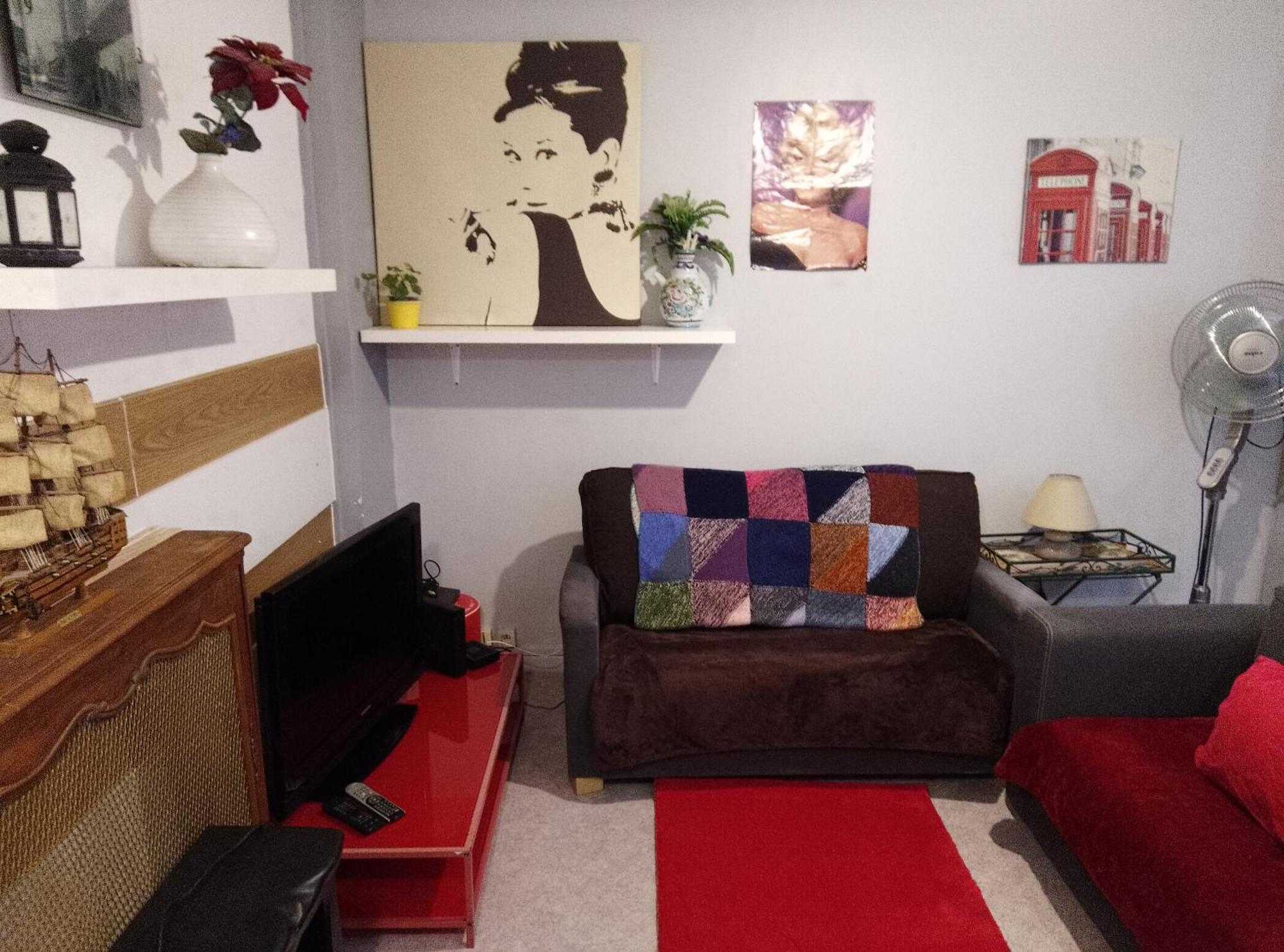 Guesthouse Familial Pour 2,3,4 Personnes De 44M2- Accessible Handic -Rez De Chaussee-Vues Sur Rue Et Patio Prive - Sejour, Chambre Separee-Cuisine,Salle De Bain,Lit Double Et Canape-Lit 2Pers-Entree De La Rue Berzelius-5 Minutes Du Metro Brochant-Lig 巴黎 外观 照片