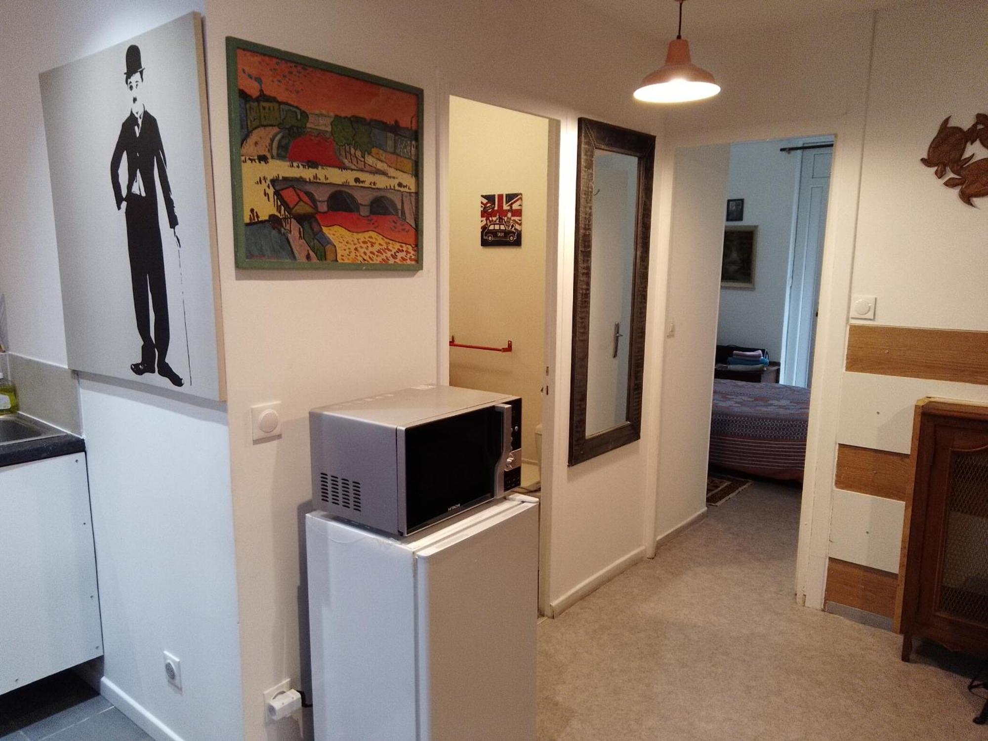 Guesthouse Familial Pour 2,3,4 Personnes De 44M2- Accessible Handic -Rez De Chaussee-Vues Sur Rue Et Patio Prive - Sejour, Chambre Separee-Cuisine,Salle De Bain,Lit Double Et Canape-Lit 2Pers-Entree De La Rue Berzelius-5 Minutes Du Metro Brochant-Lig 巴黎 外观 照片